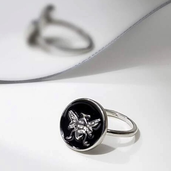 Jewelry - 🐝Royal Bee Black Pendant Silver Boutique ring Size 6.5 only 1 available!🐝